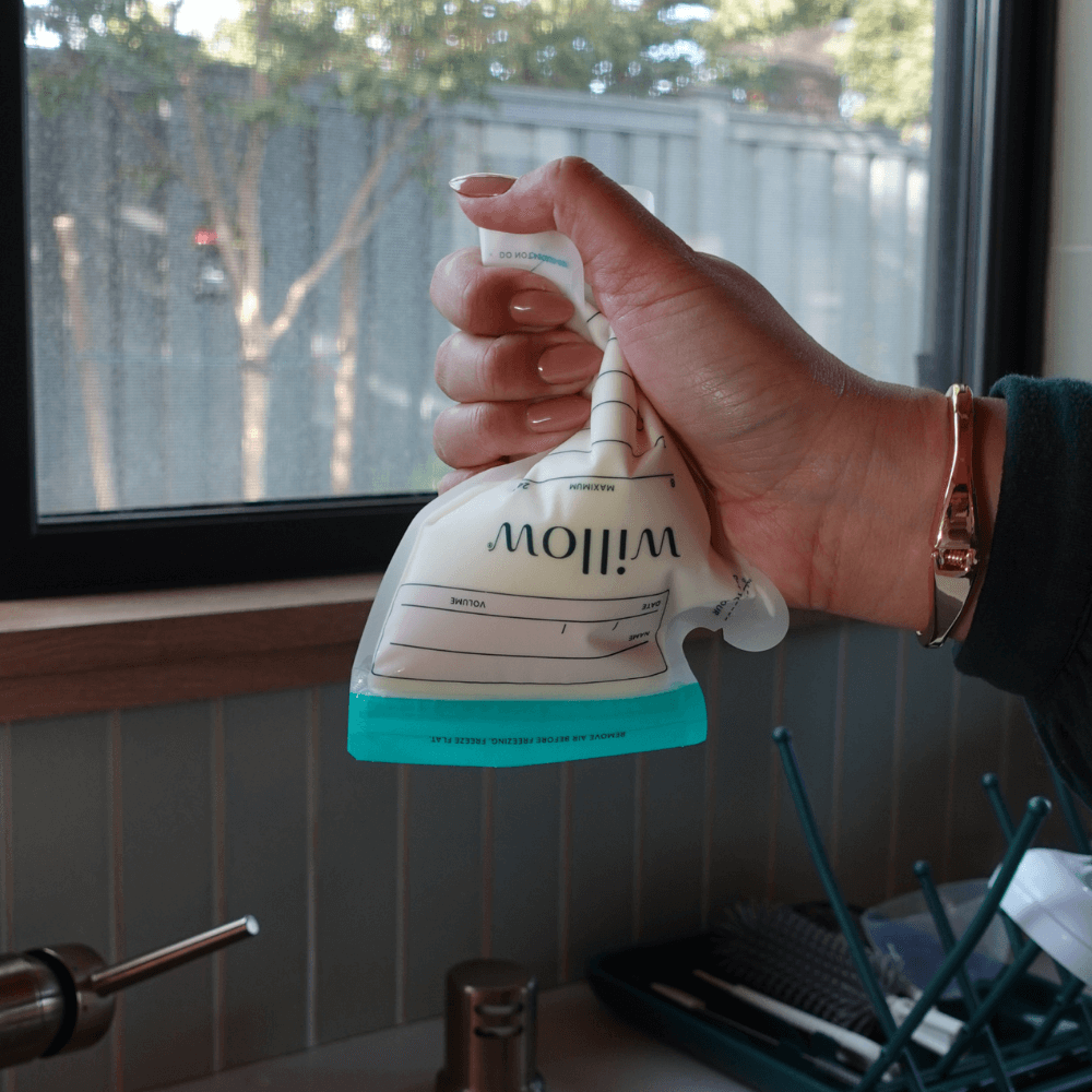 willow_breast_milk_storage_bags_5.png
